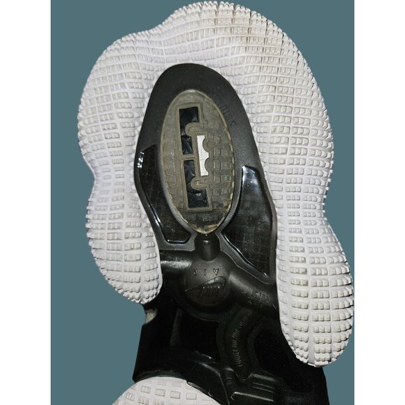 Nike LeBron XIX 19 Royalty Black Metallic Gold White Sneakers Men Size 11.5 - Picture 11 of 17